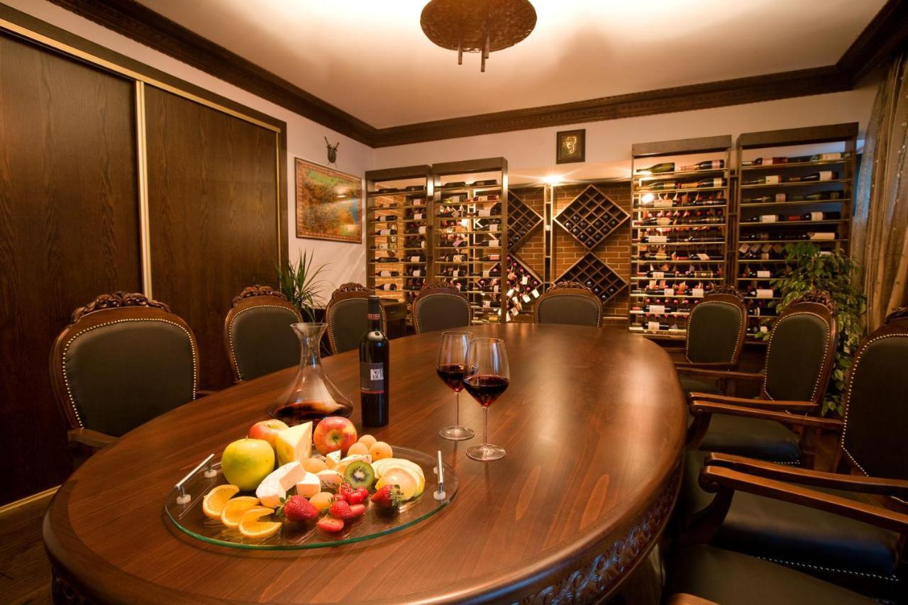 Spa Hotel Persenk Devin Exterior foto Wine tasting room