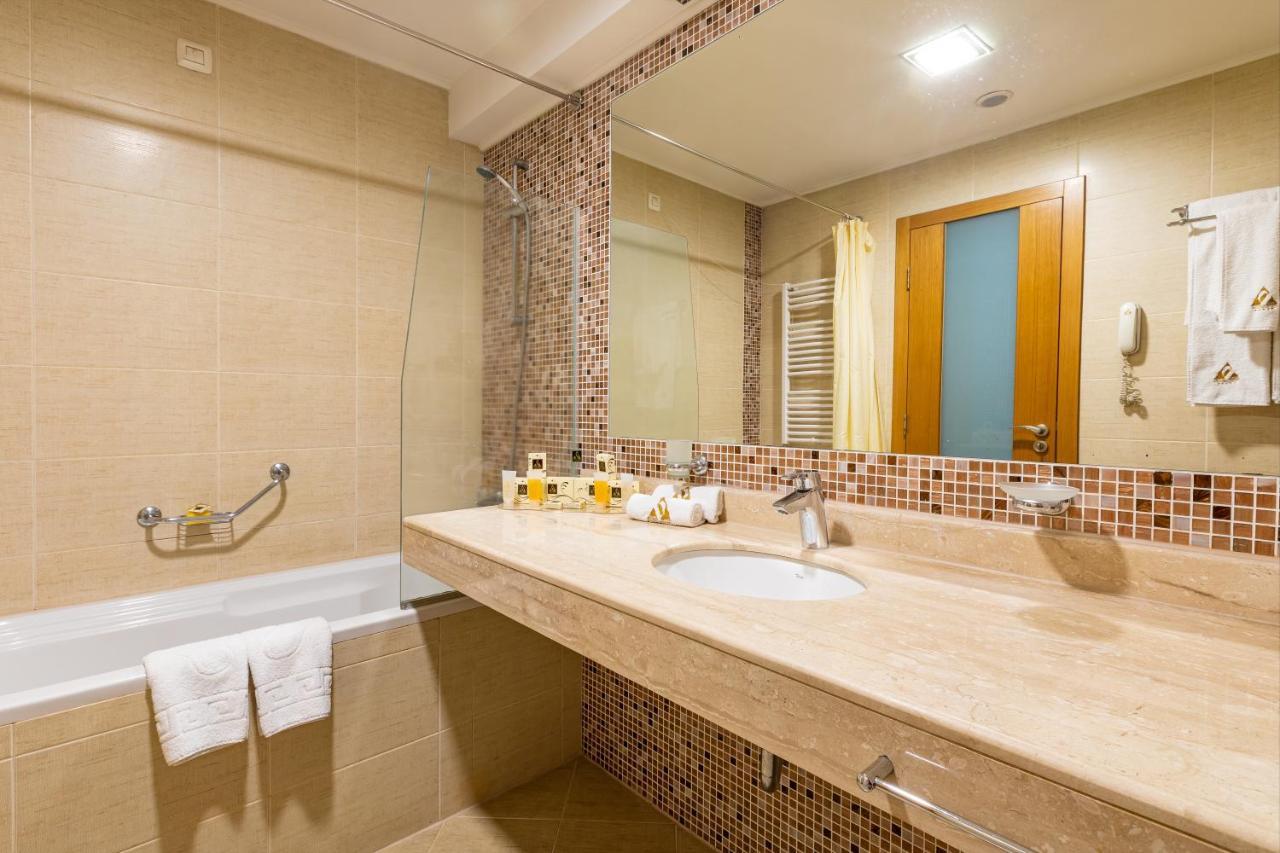 Spa Hotel Persenk Devin Exterior foto Bathroom