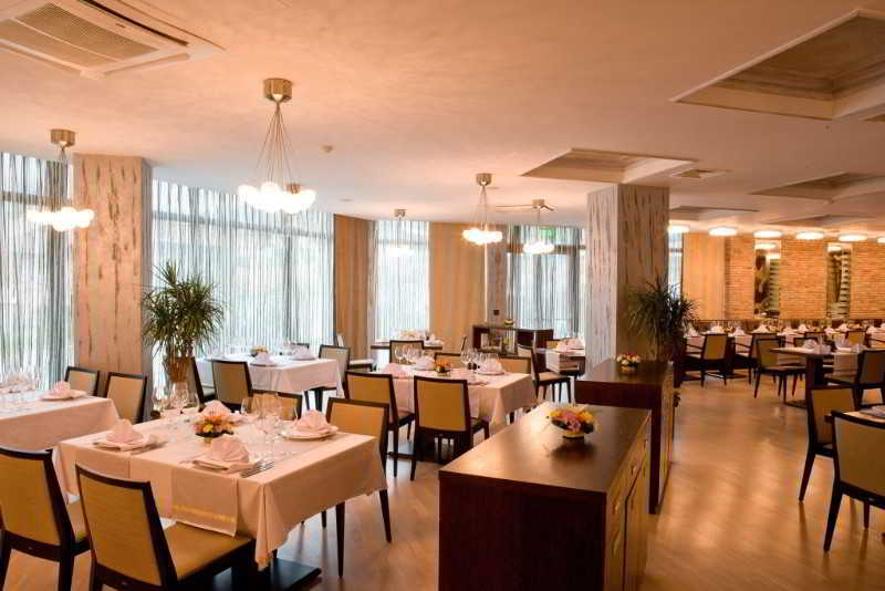 Spa Hotel Persenk Devin Exterior foto Restaurant