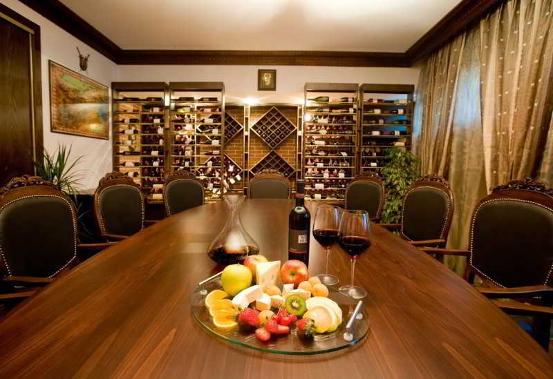 Spa Hotel Persenk Devin Restaurante foto Wine tasting room